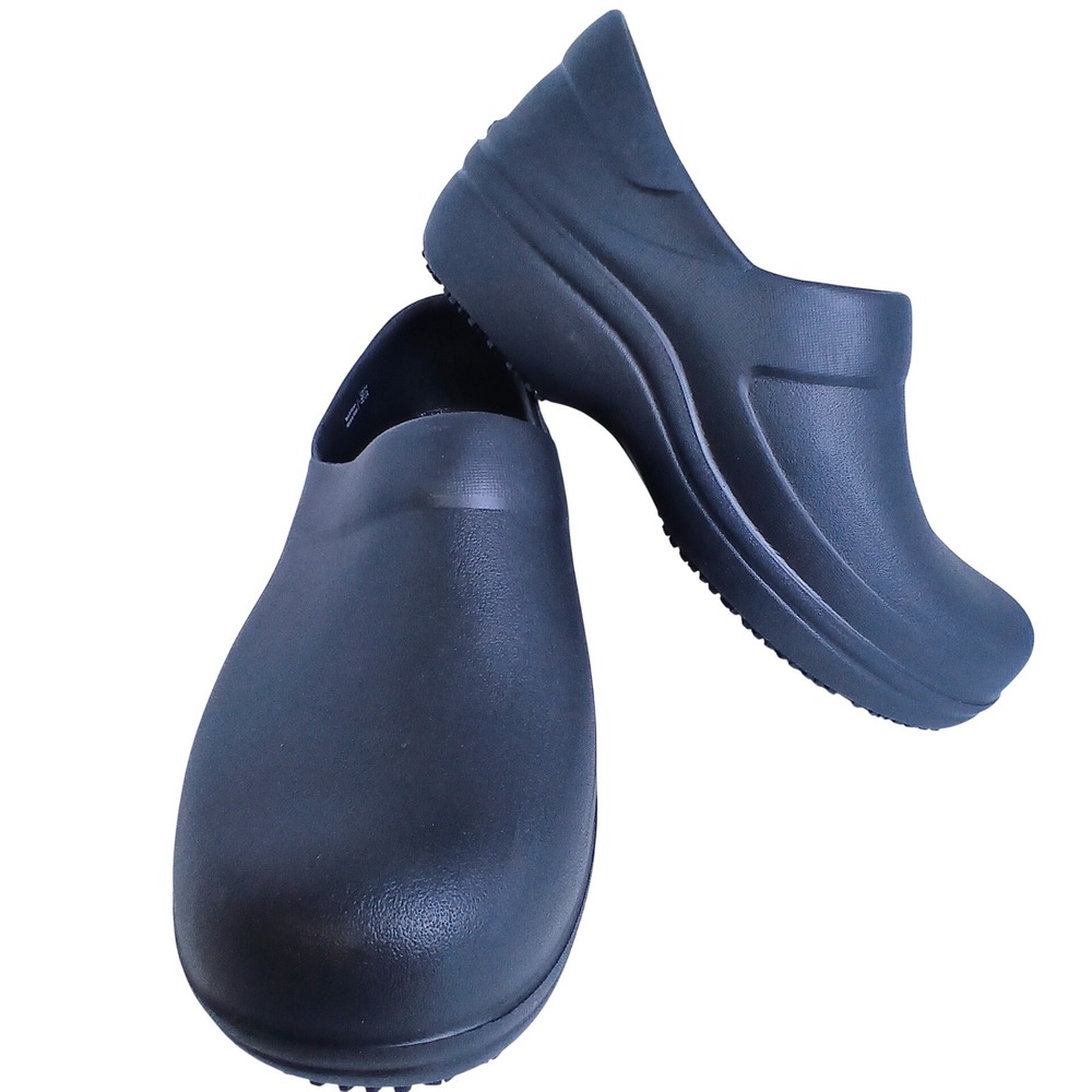 Crocs Neria Pro II Womens 8 Black Work Clogs Slip Resistant Comfy Minimalist